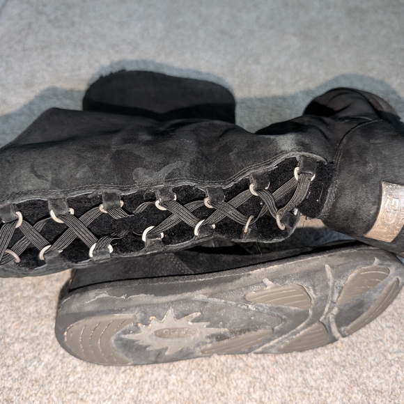 Size 8 ladies tall Uggs black - Picture 6 of 6